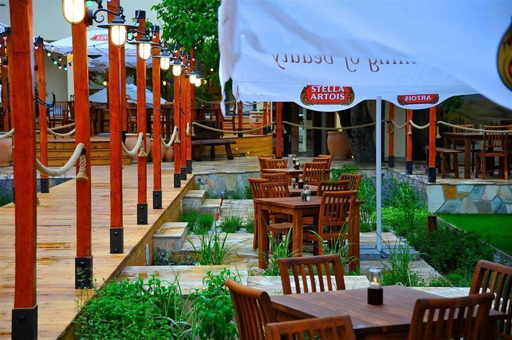 Villa St. Tropez Praag Buitenkant foto