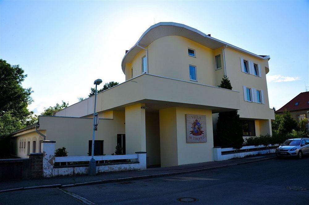 Villa St. Tropez Praag Buitenkant foto