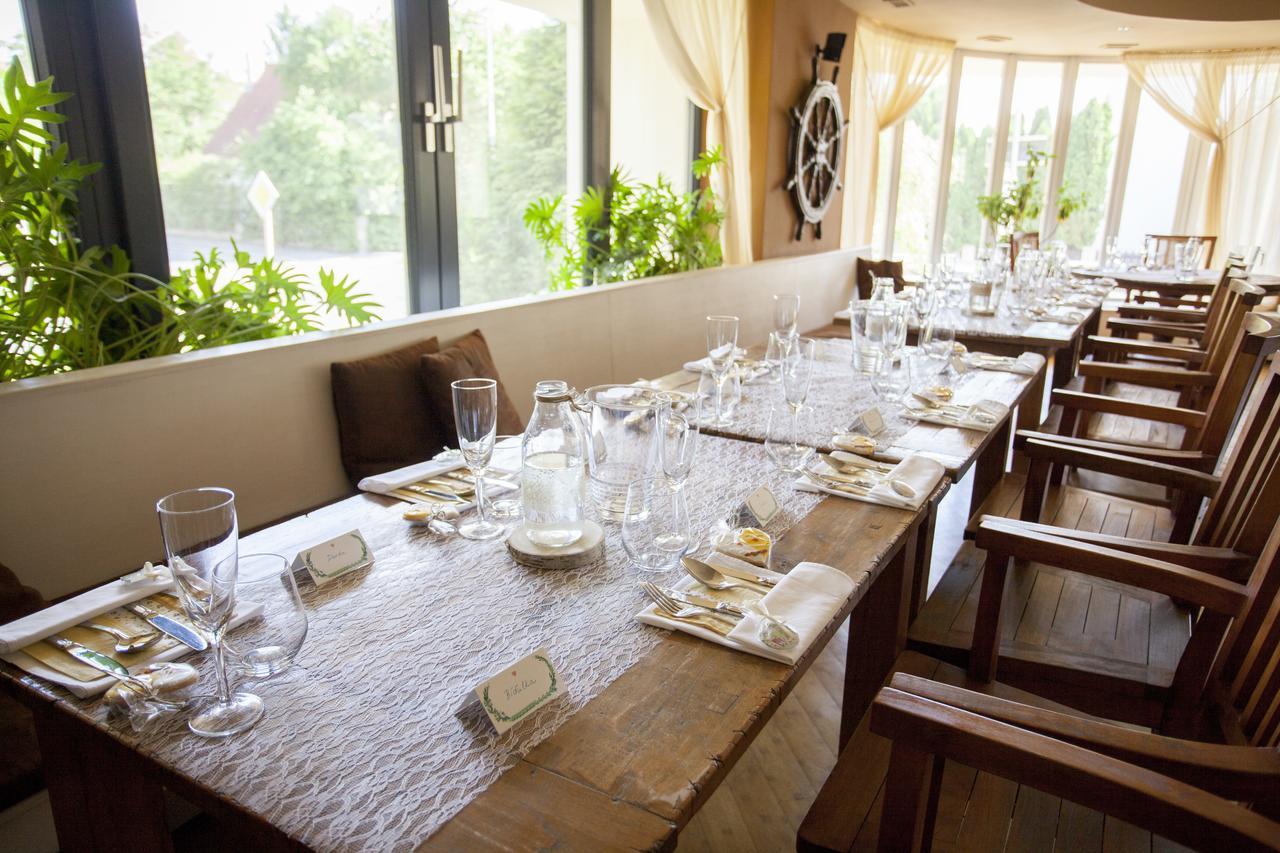 Villa St. Tropez Praag Buitenkant foto
