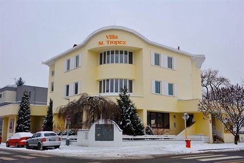 Villa St. Tropez Praag Buitenkant foto
