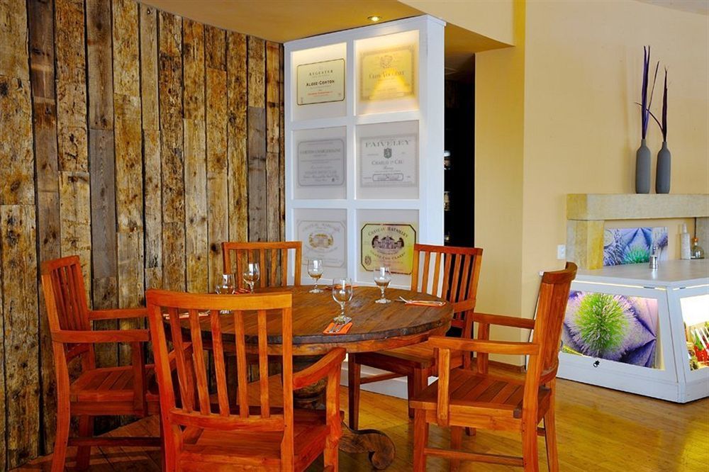 Villa St. Tropez Praag Buitenkant foto