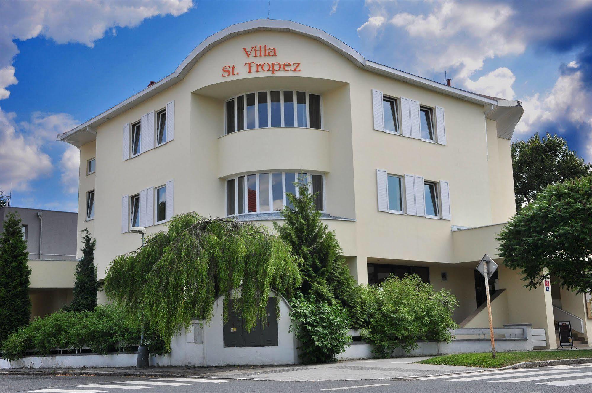 Villa St. Tropez Praag Buitenkant foto