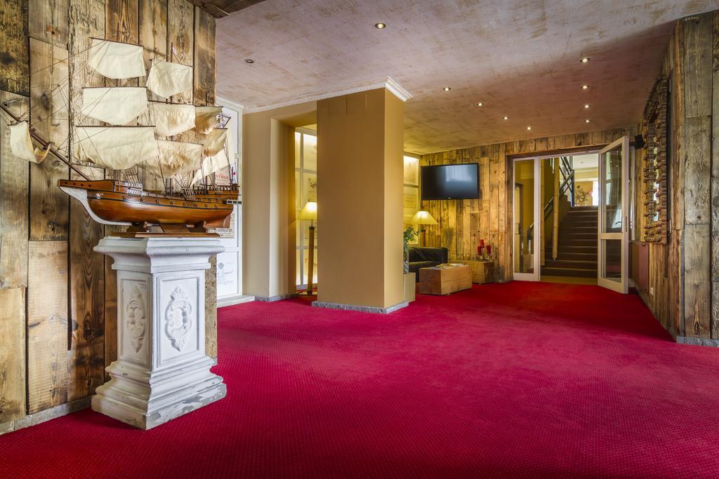 Villa St. Tropez Praag Buitenkant foto