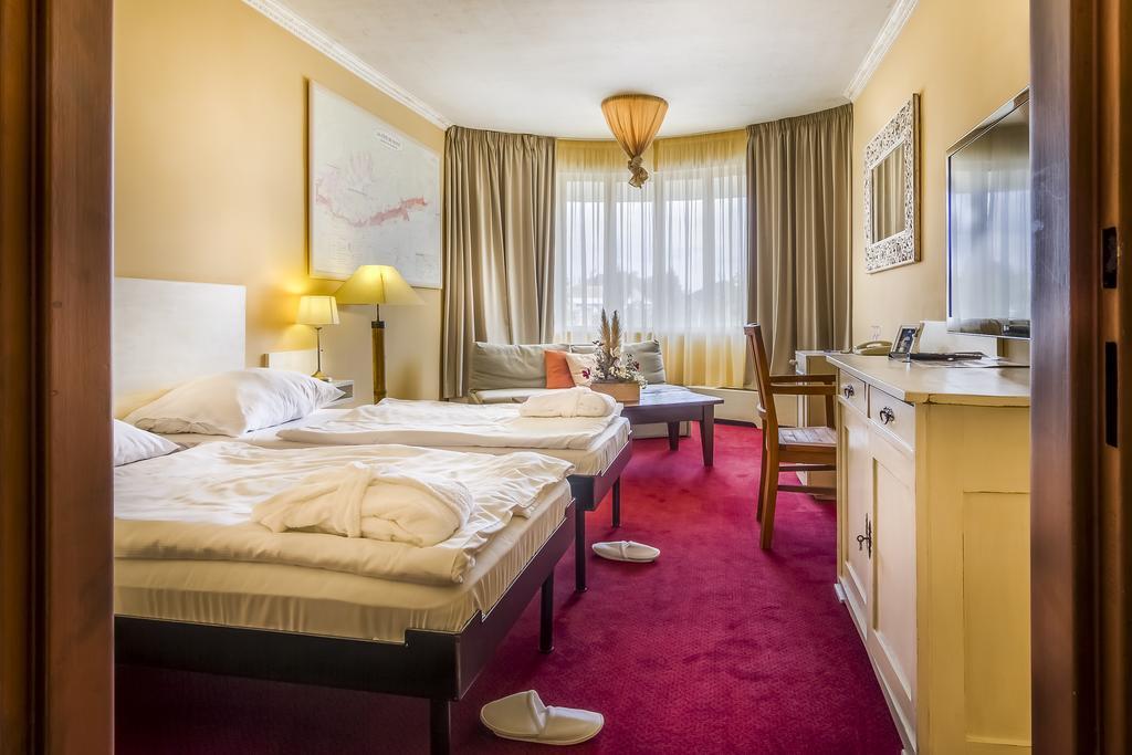 Villa St. Tropez Praag Kamer foto