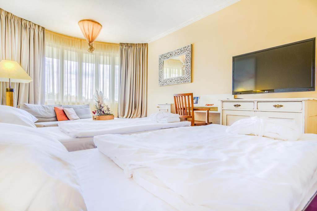 Villa St. Tropez Praag Kamer foto